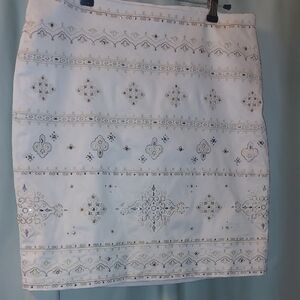 EUC Elegant White Embroidered Beaded Mini Skirt WHBM Size 6